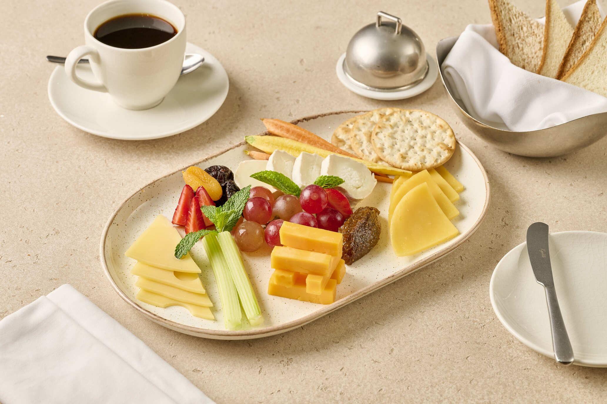 INTERNATIONAL CHEESE SELECTION