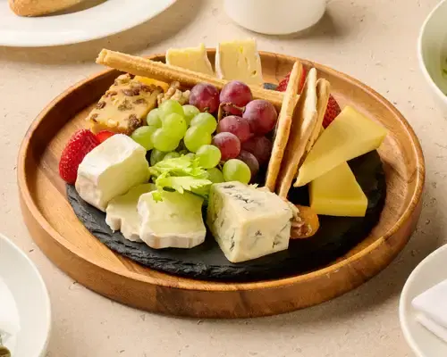 INTERNATIONAL CHEESE SELECTION